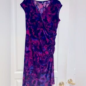 Women’s Dress. Size L in pretty purple pink blue shaded pattern